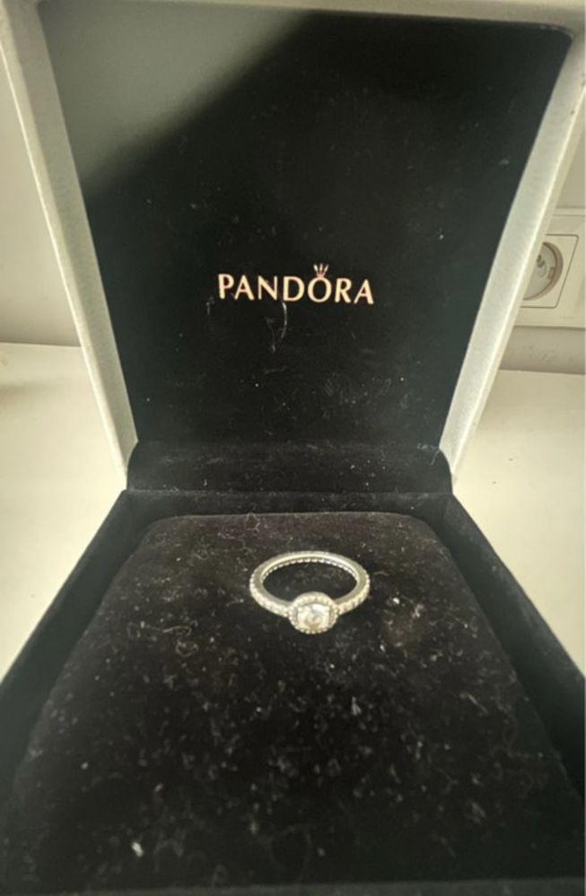 Pierścionek srebrny PANDORA 52