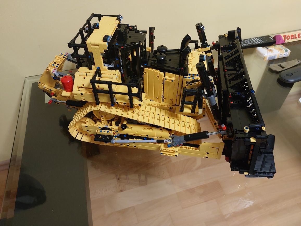 Lego Technic 42131 cat jak nowy