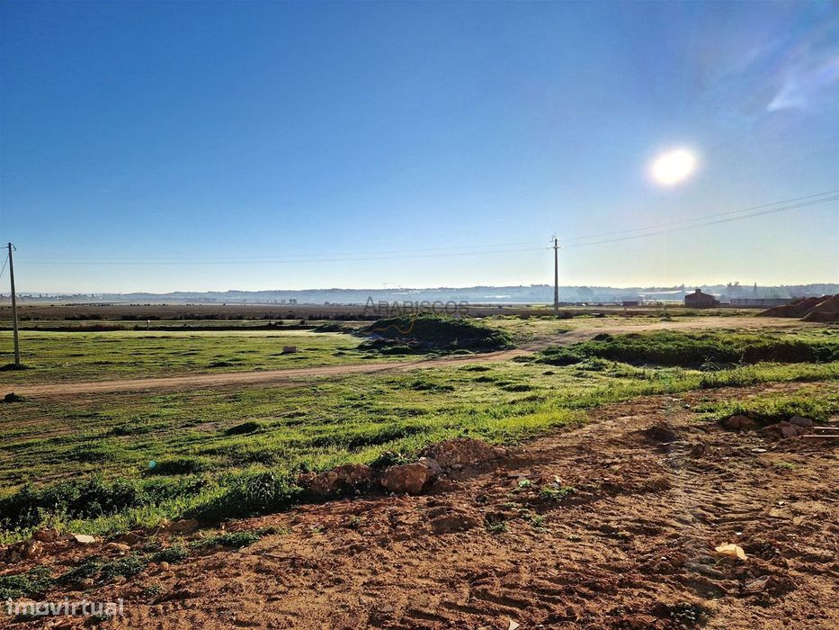 Lote de Terreno - Construção Moradia Isolada - Lagoa - Algarve