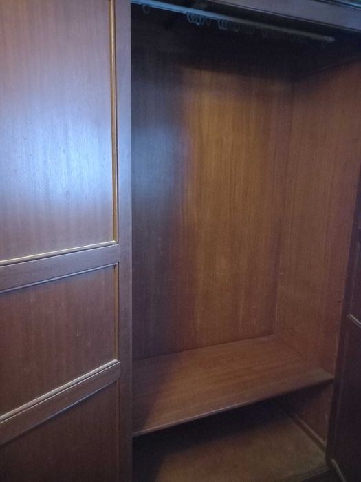 Roupeiro com papeleira