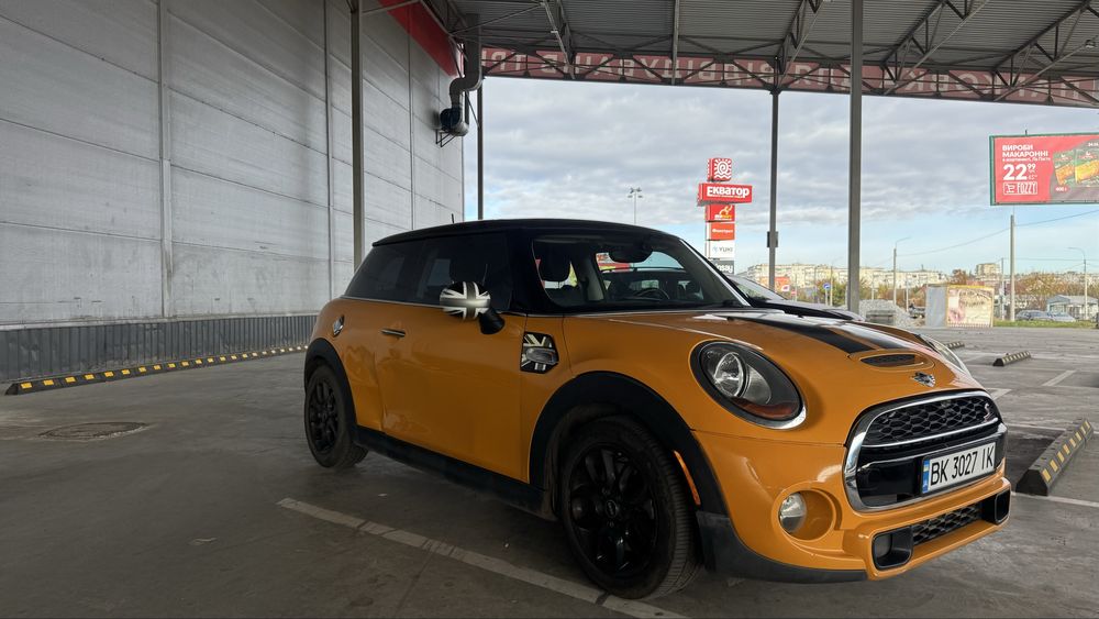 Автомобіль mini cooper s 2014