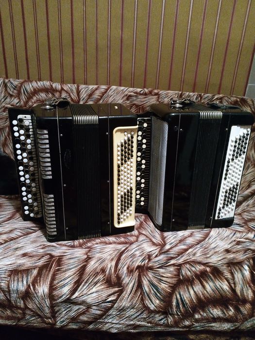 Продам тульські баяни.