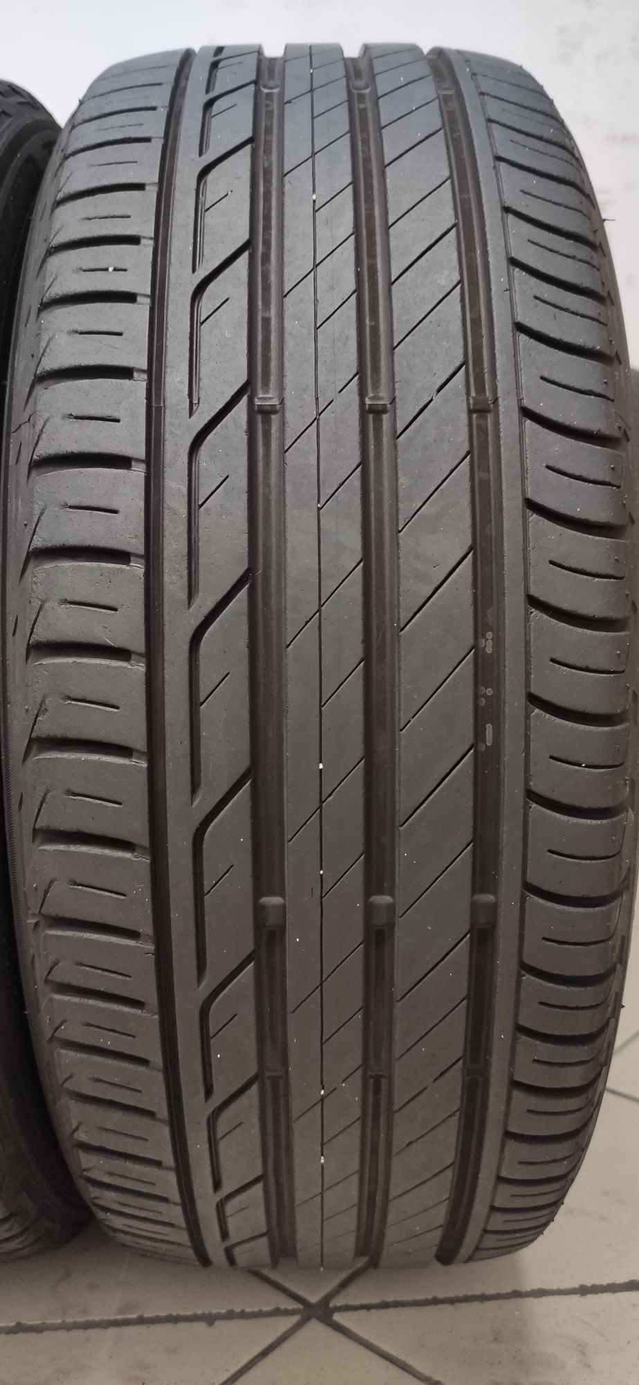 Резина R-18 215/50 92W "Bridgestone" Turanza T001, шини