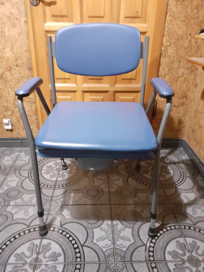 Krzesło toaletowe tapicerowane regulowana wysokość