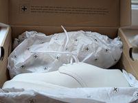 Dr. Martens, білі берци.