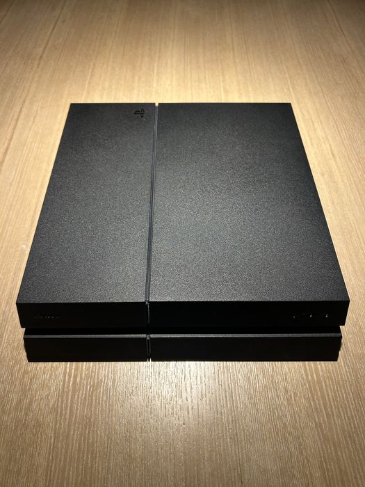 PS4 1 TB (Usada mas em bom estado)