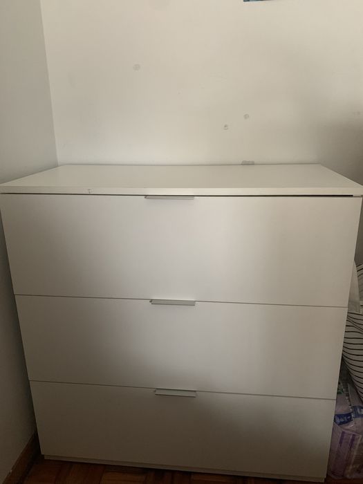 Cómoda/Armário de Gavetas