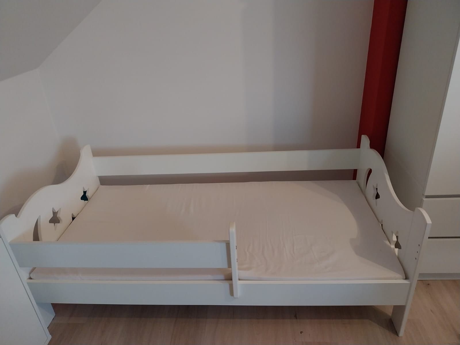 Łóżko dziecięce białe 160x80 z materacem