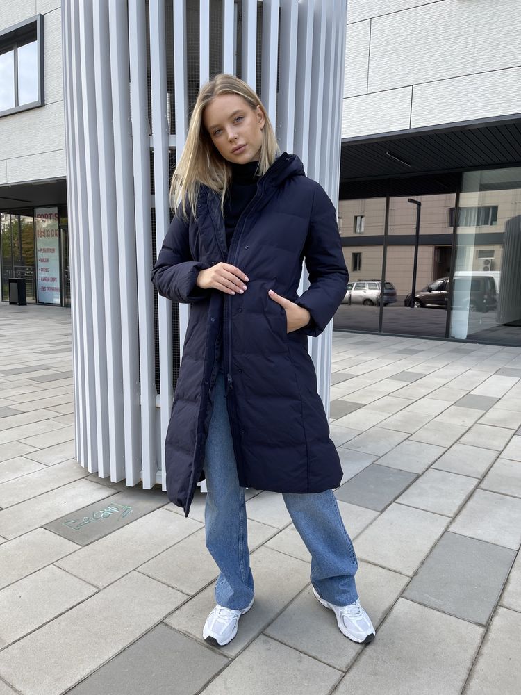 Жіночий пуховик Uniqlo синього кольору