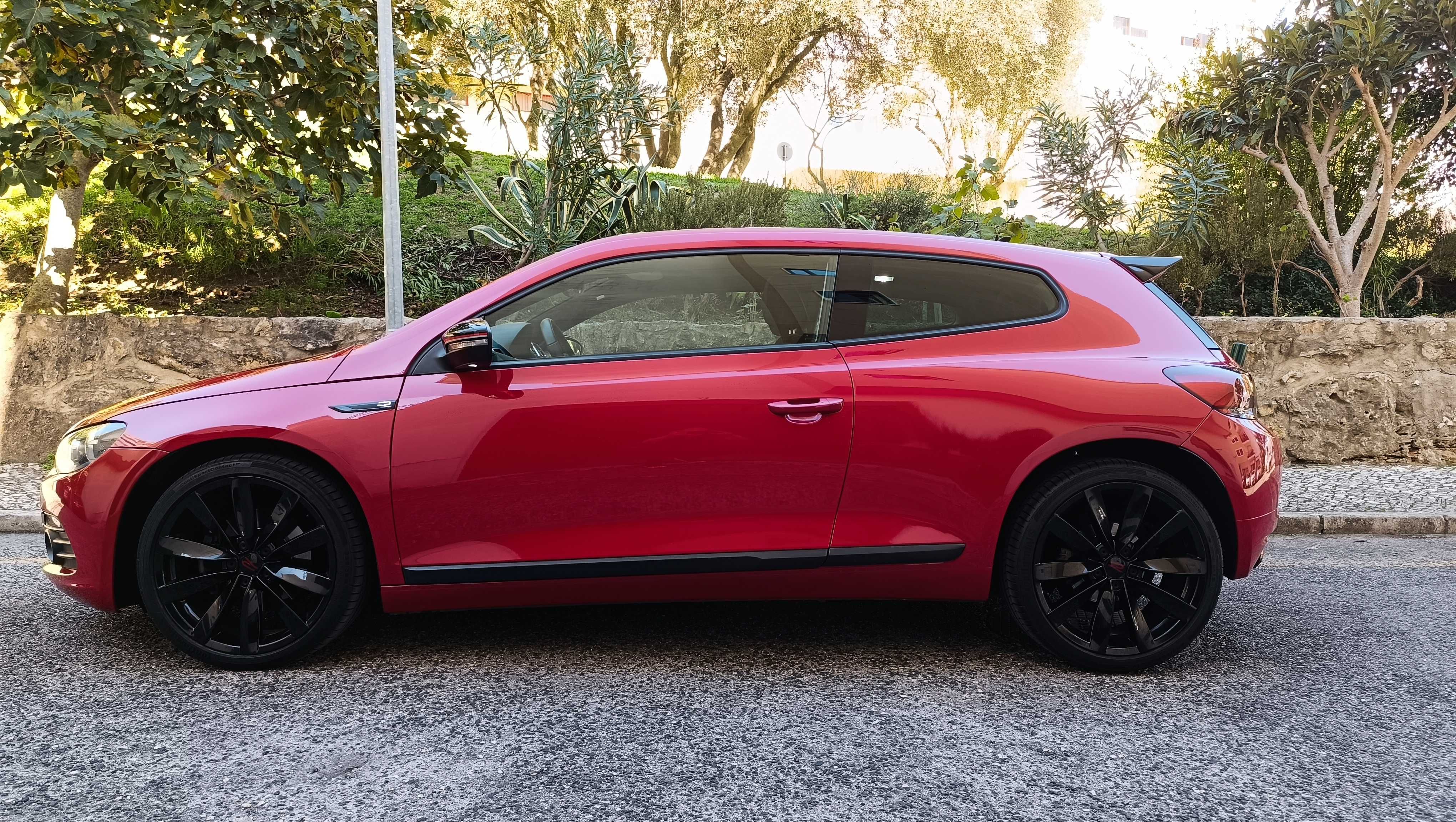 VW Scirocco 1.4 TSI R-Line Cx. Aut DSG - Nacional! Oportunidade Única!