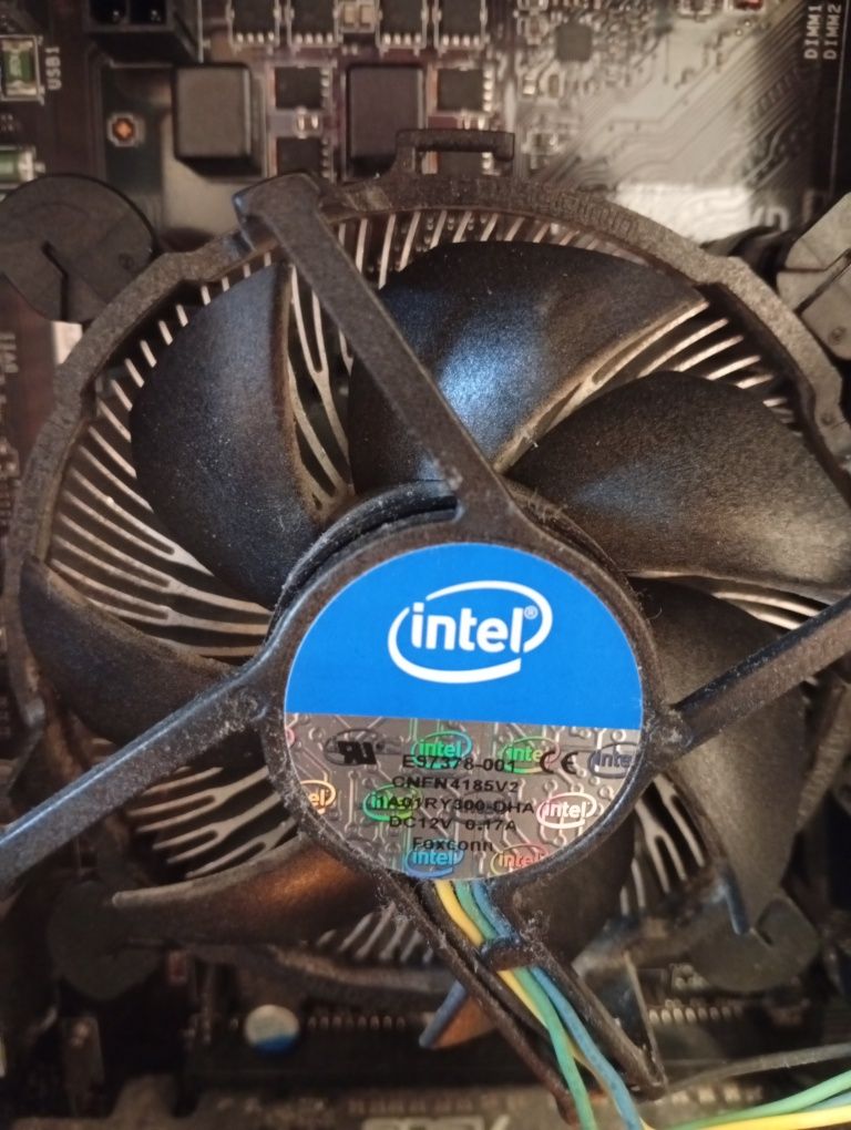 Procesor Intel core i5 z chłodzeniem