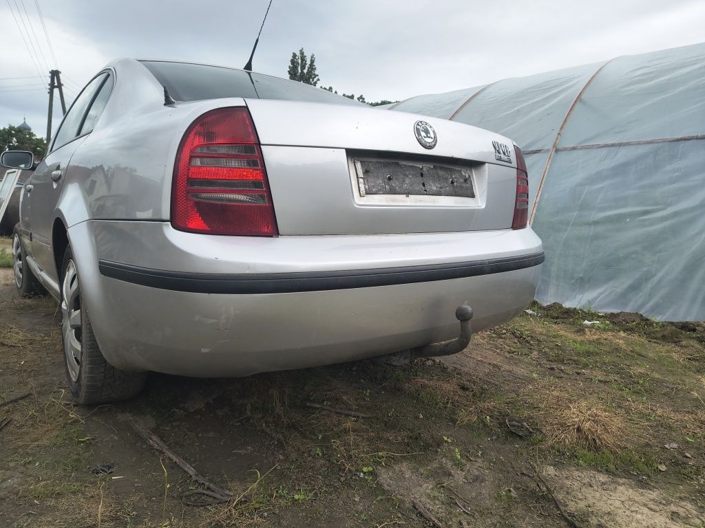 Skoda Superb 1 części