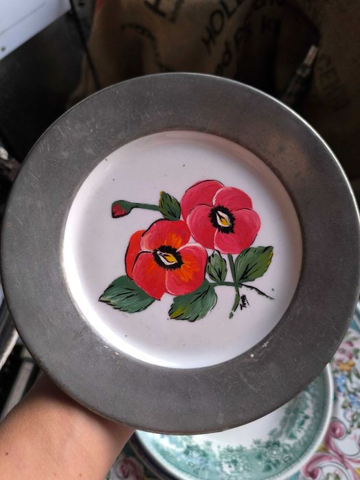 Loiça antiga em bom estado