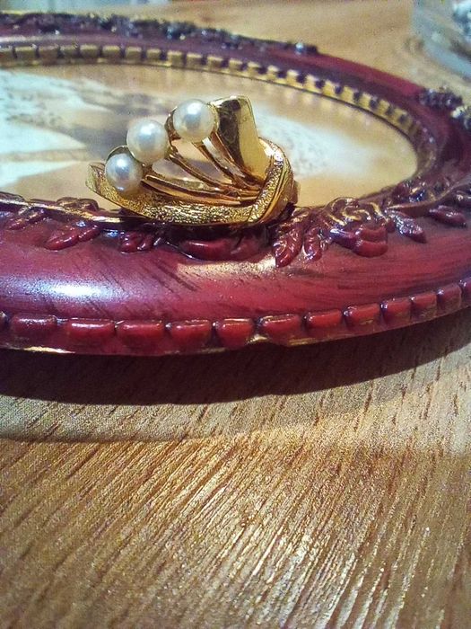 Złoty pierścionek z naturalnymi perłami hodowlanymi, PRL, próba 585