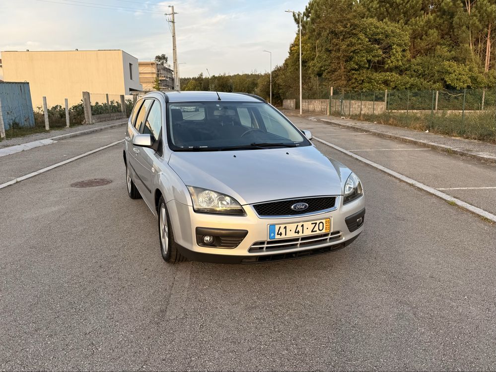FORD FOCUS 1.4 i - 2005