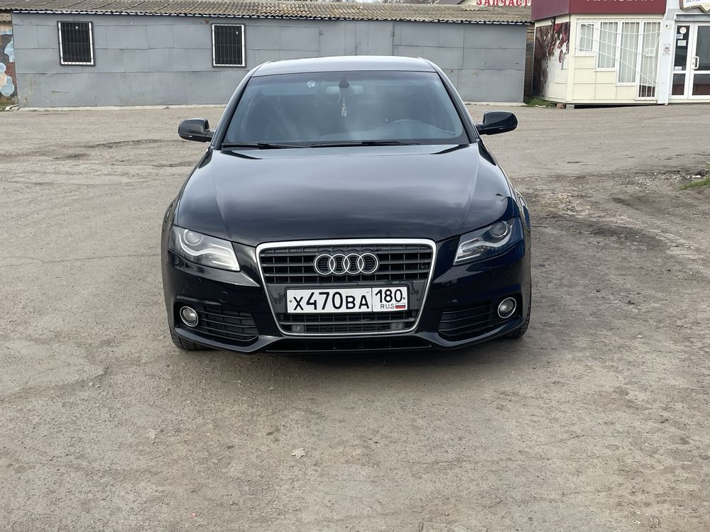 Audi A 4 . 1.8 турбо ,