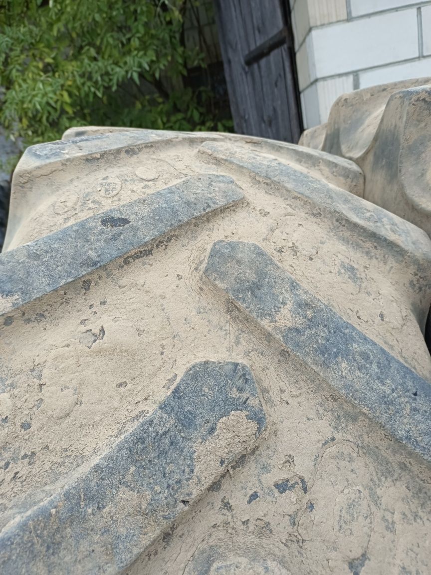 Opona 460/85 R38 18,4 R38