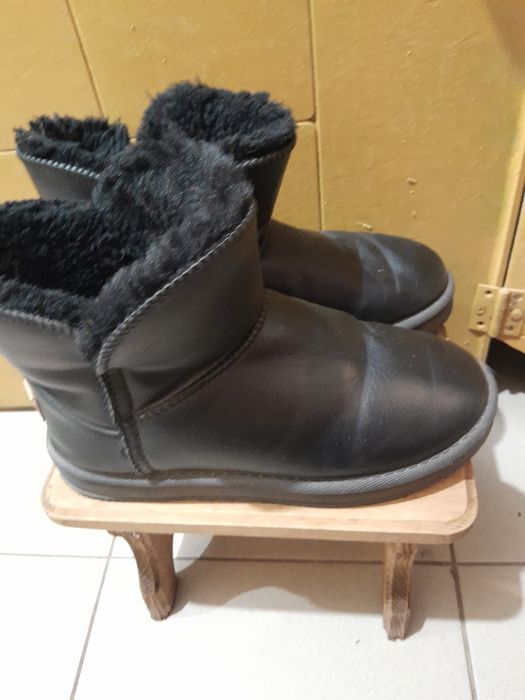 Продам угги жіночі