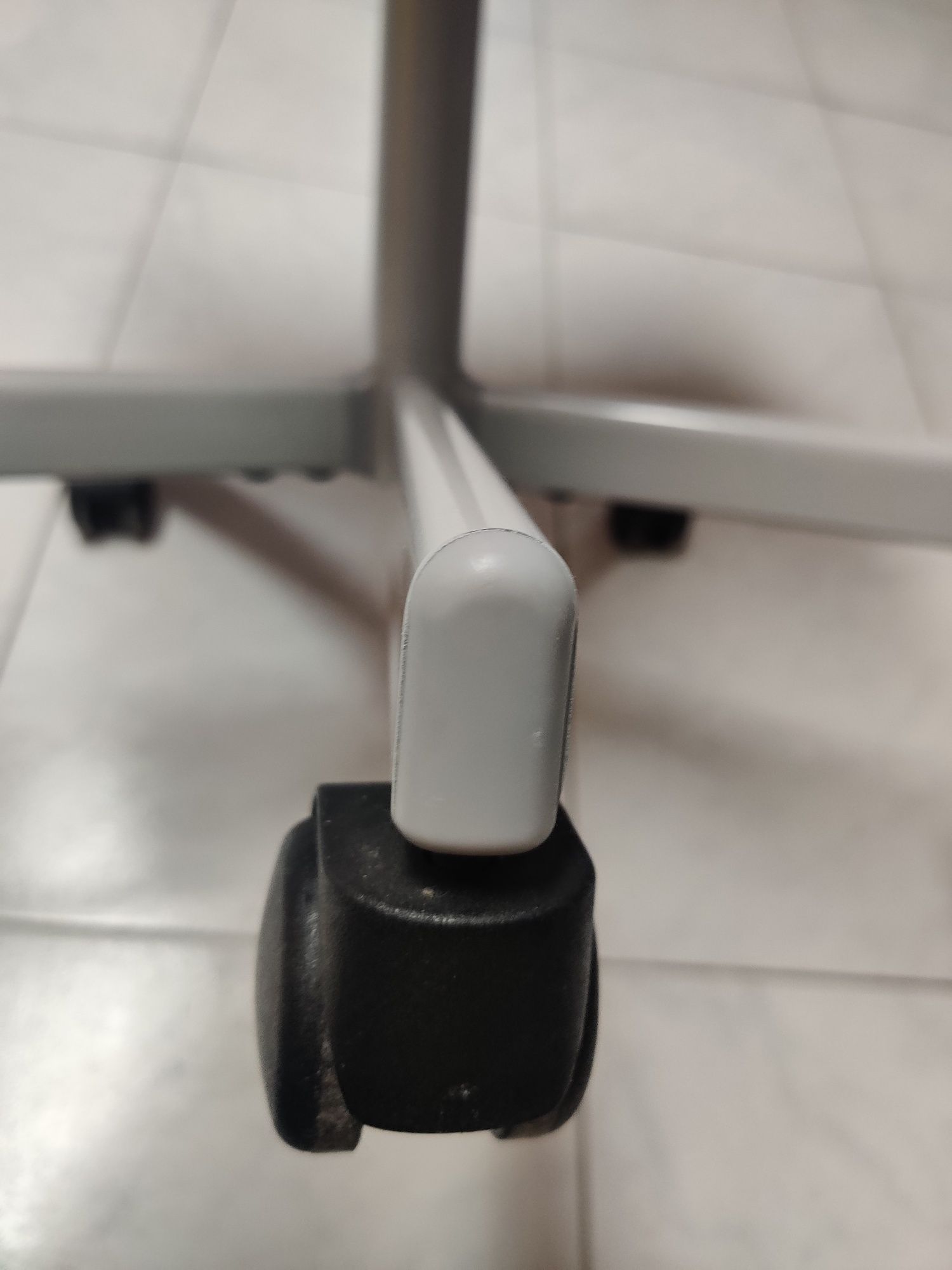 Cadeira giratória do IKEA