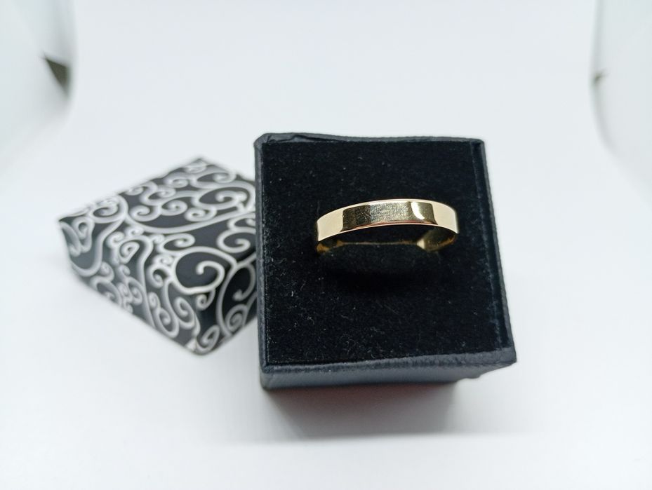 Złota obrączka 585 waga 2,25g rozmiar 29