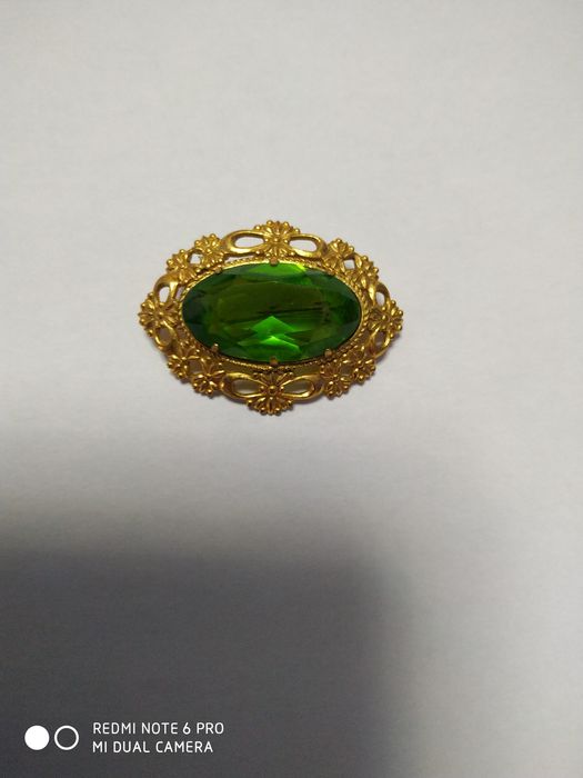 Винтажные броши, подвески.