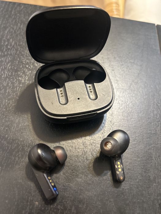 Phones JBL Live Pro + TWS (Right nao carrega)