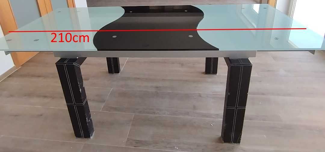 Mesa de cozinha + 4 Cadeiras
