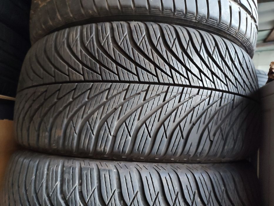Шини Фулда, всесезонні; 225/45/17, гарна свіжа пара , з Німеччини