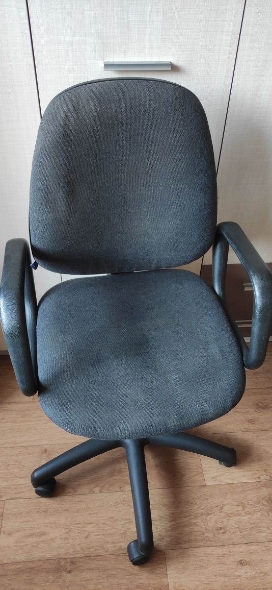 Кресло компьютерное , офисное , сидения мягкие для стула