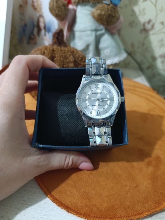 Чоловічий годинник