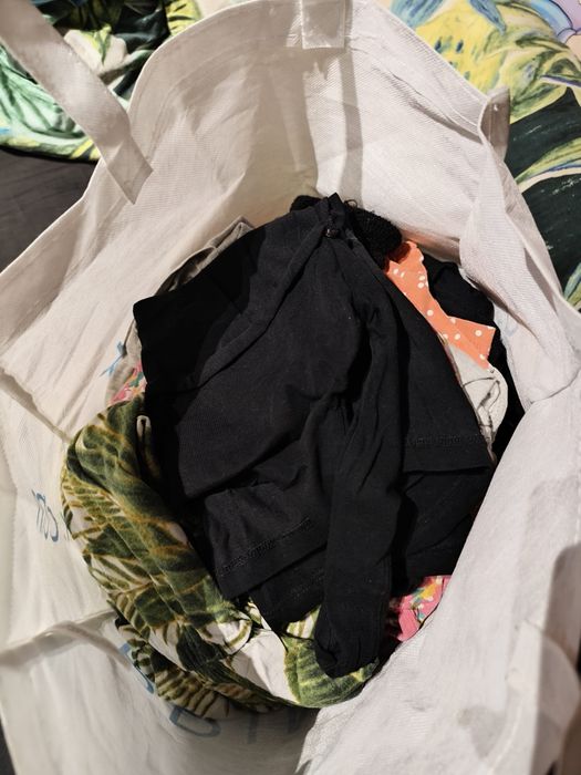 Vestidos e blusas para mulher