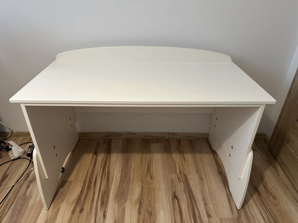 Biale biurko drewniane Meblik dla dziecka 120 cm