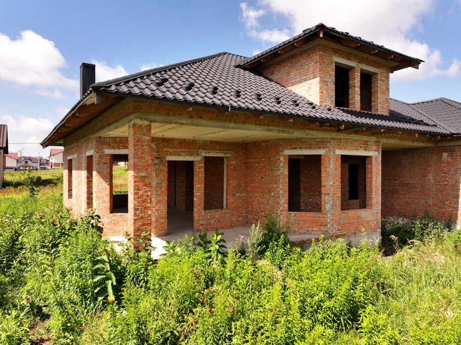 Продам будинок з ділянкою 9 сот в Рівному, р-н Райський сад