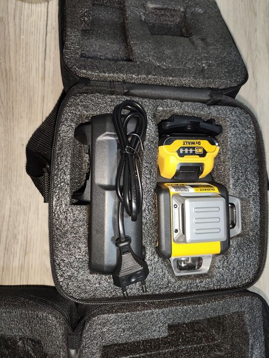 Laser marca Dewalt