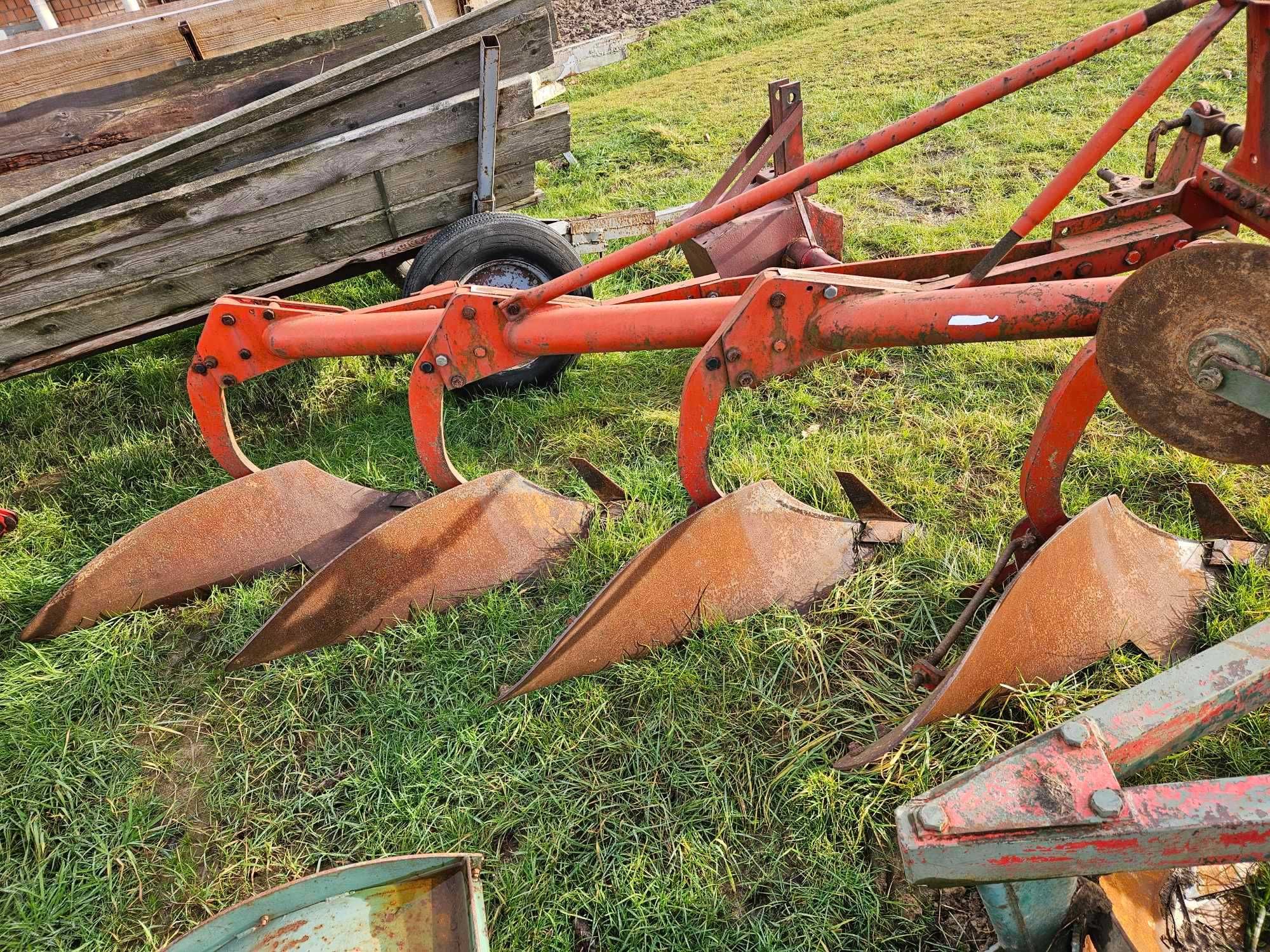 Pług (KVERNELAND) 4 skibowy zagonowy