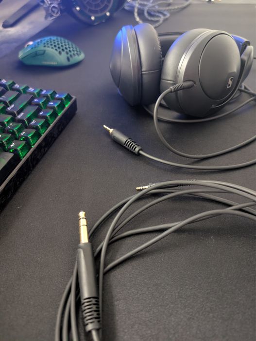 Sennheiser 620s - простір в закритих навушниках