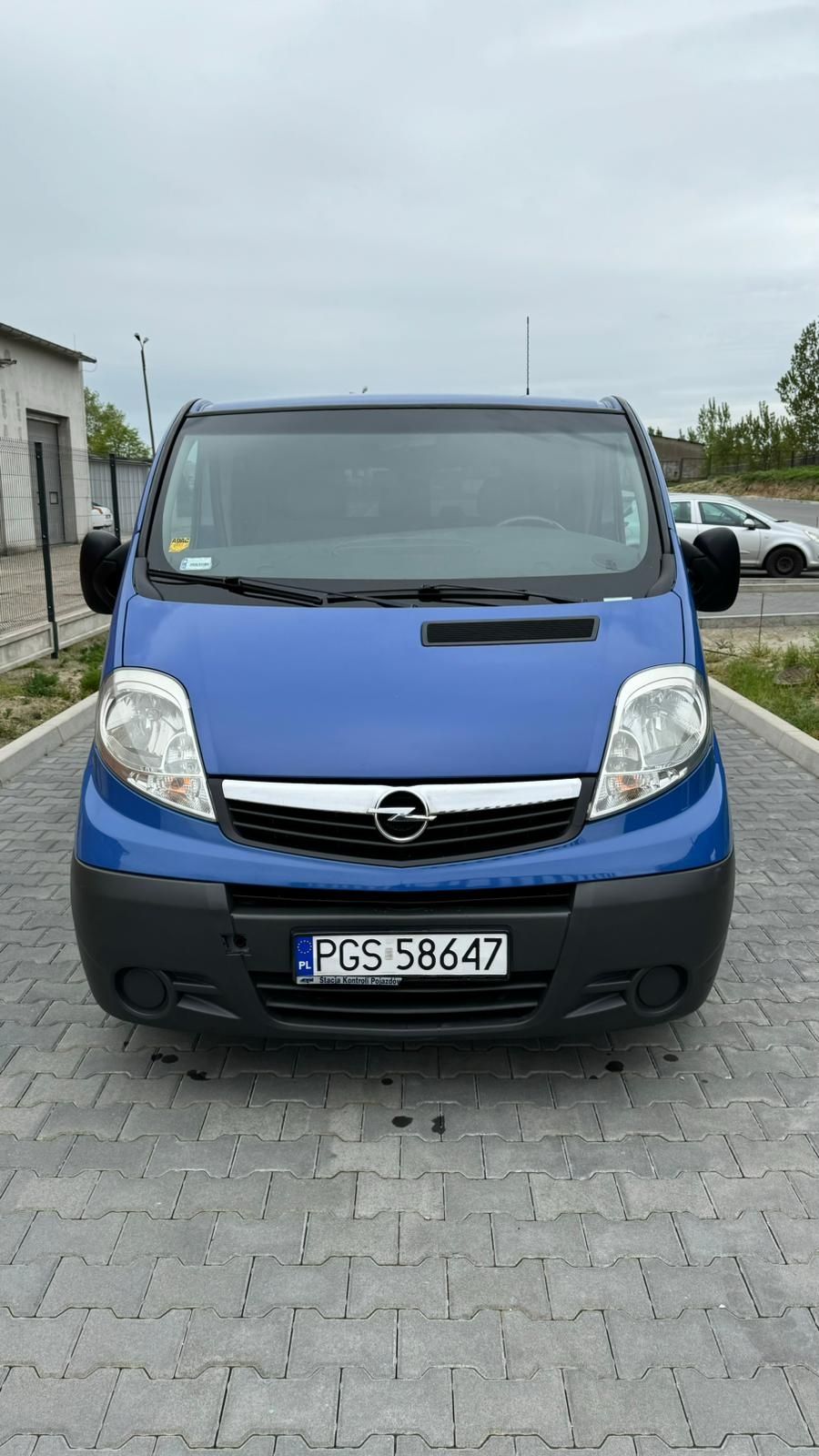 Opel Vivaro 2.0 CDTI 7 osob