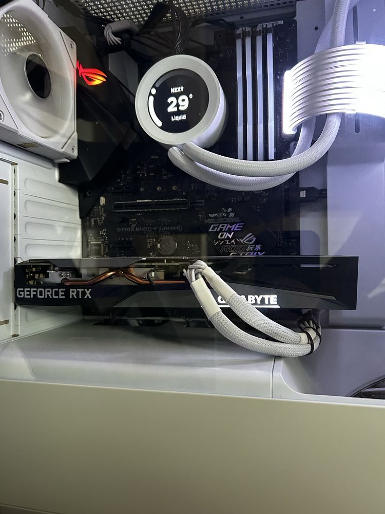 Pc gamer | ryzen 7 2700x | Gigabyte rtx 3050 8 gb + monitor