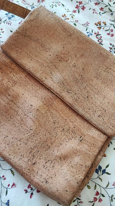 Mala em cortiça portuguesa