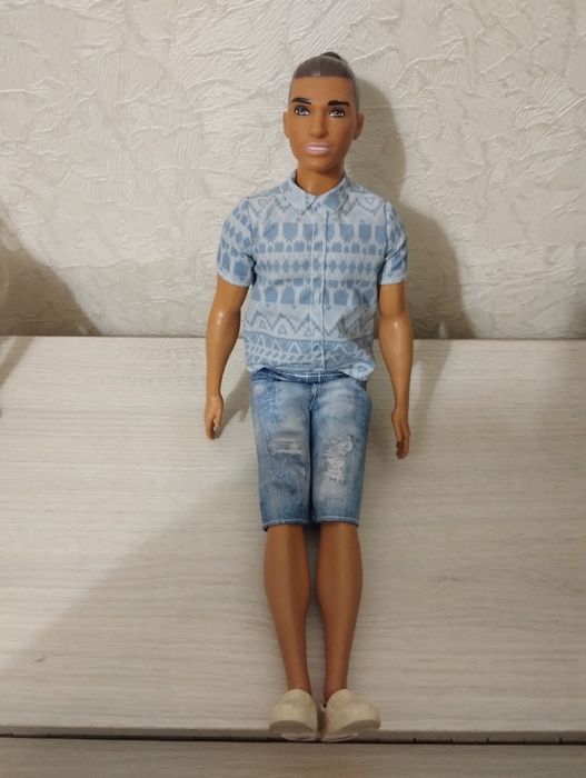 Ляльки Барбі, Кен