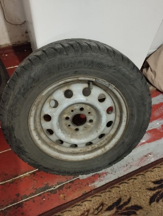 Продам колесо ,зимняя резина
