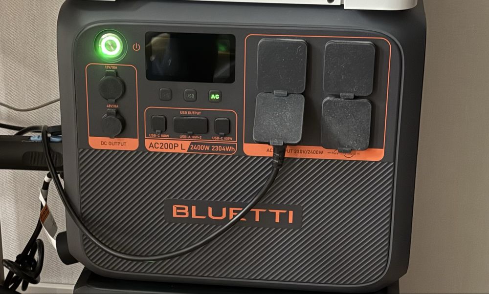 BLUETTI AC200PL зарядная станция