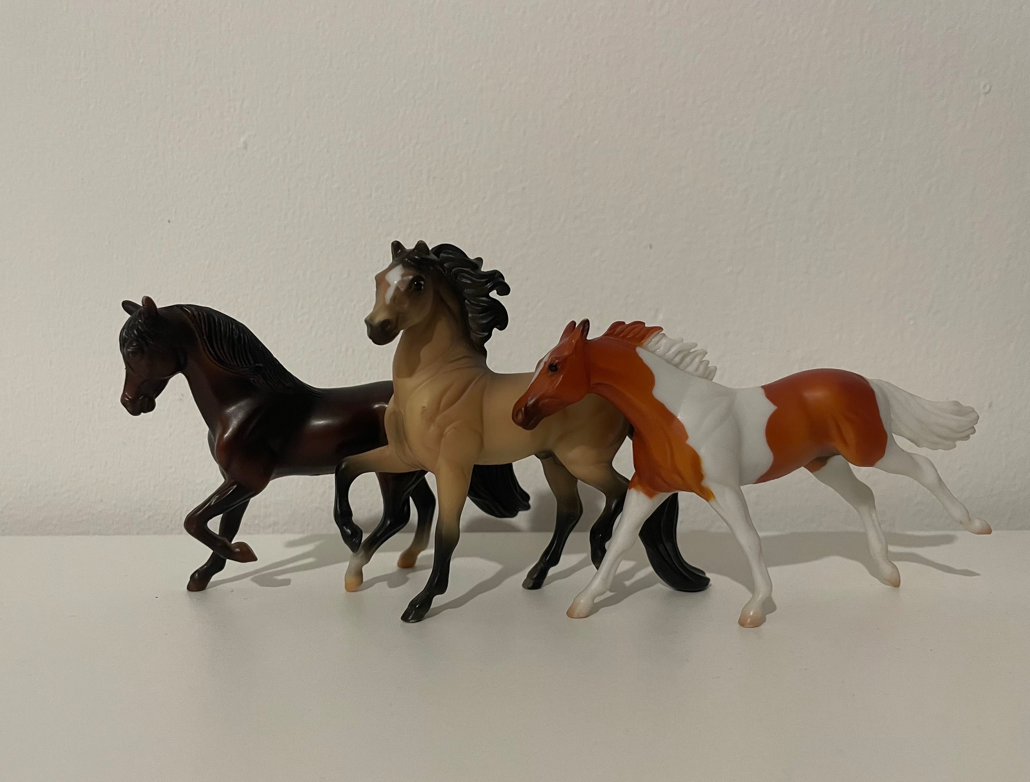 Коні Schleich та Breyer