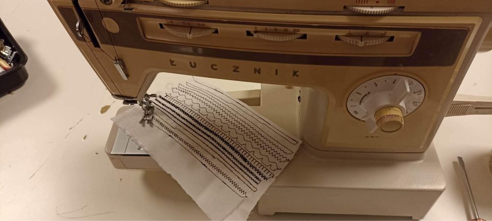 Maszyna do szycia Łucznik 884 wieloczynnosciowa