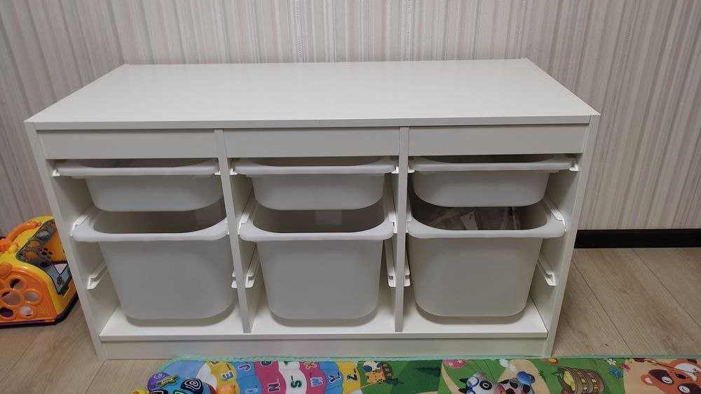 Дитячий стелаж IKEA TROFAST з контейнерами — порядок і стиль у кімнаті