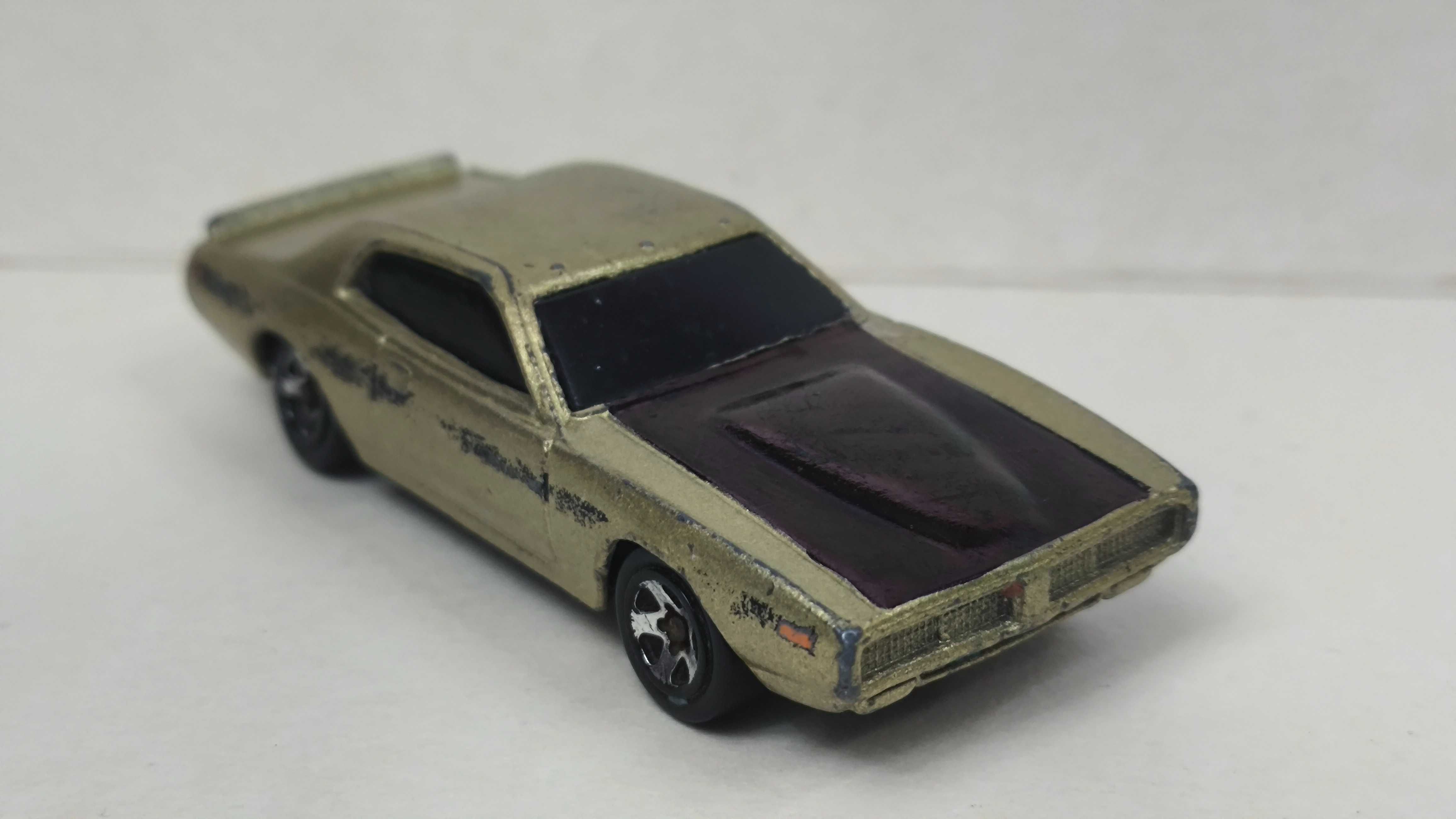 Машинка Dodge Charger 1974 Hot Wheels