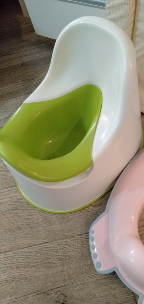 Zestaw  podkładka na WC, przewijak przenośny