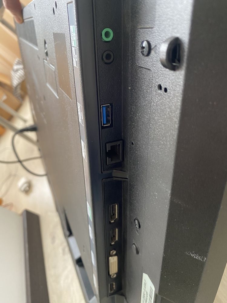 Інформаційний екран lg 32sm5ke-b