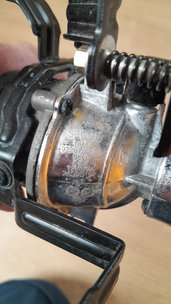Kia Niro 5drzwi halogen lewy