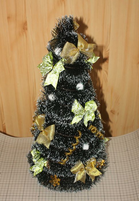 Елка искусственная новогодняя пластиковая на спиральном каркасе 53см